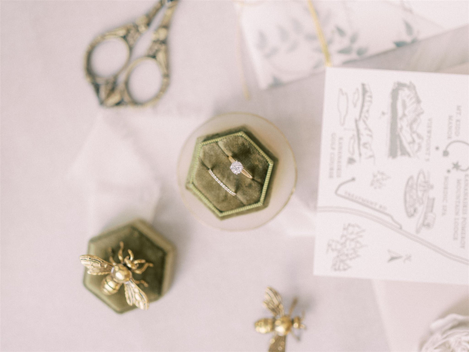 ENGAGEMENT RINGS – NATURAL/EARTH MINED